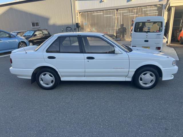 1992 Nissan Sunny – thumbnail 4