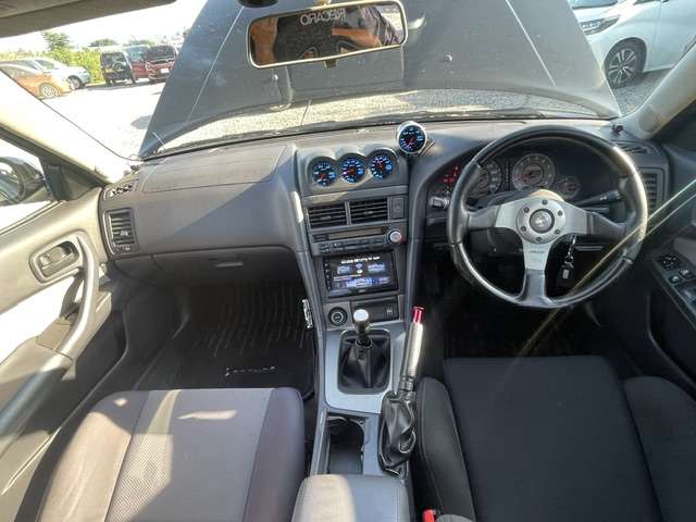 1998 Nissan Skyline – thumbnail 3