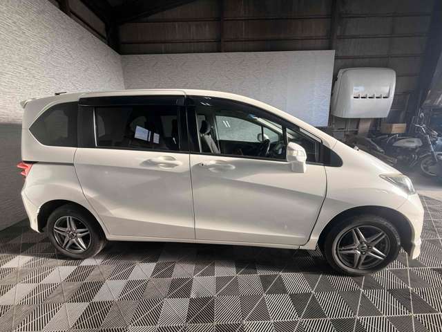 2011 Honda Freed – thumbnail 4
