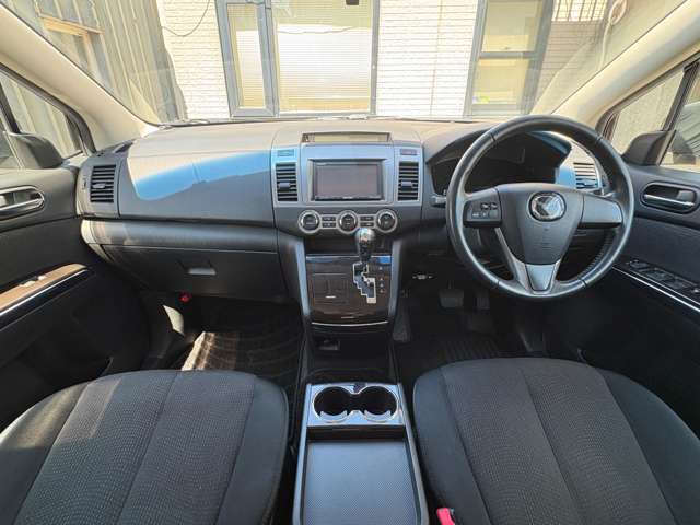 2011 Mazda MPV – thumbnail 3