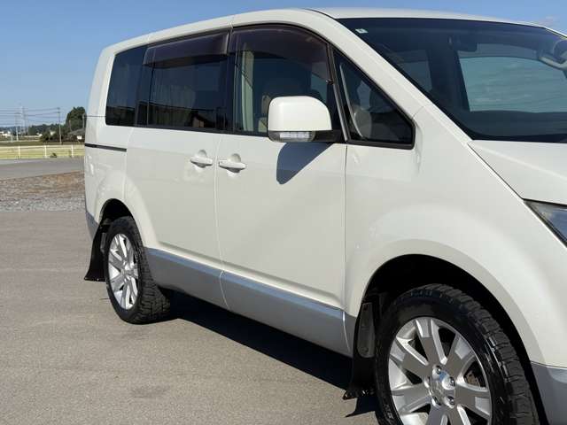2007 Mitsubishi Delica D:5 – thumbnail 3