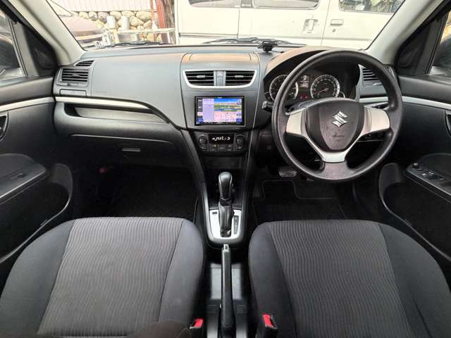 2011 Suzuki Swift – thumbnail 3