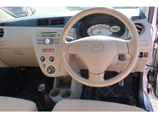 2011 Daihatsu Mira – thumbnail 2