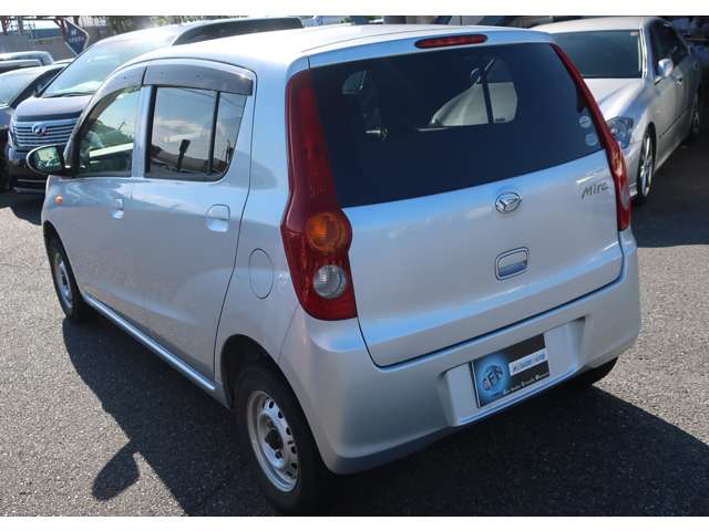 2011 Daihatsu Mira – thumbnail 3