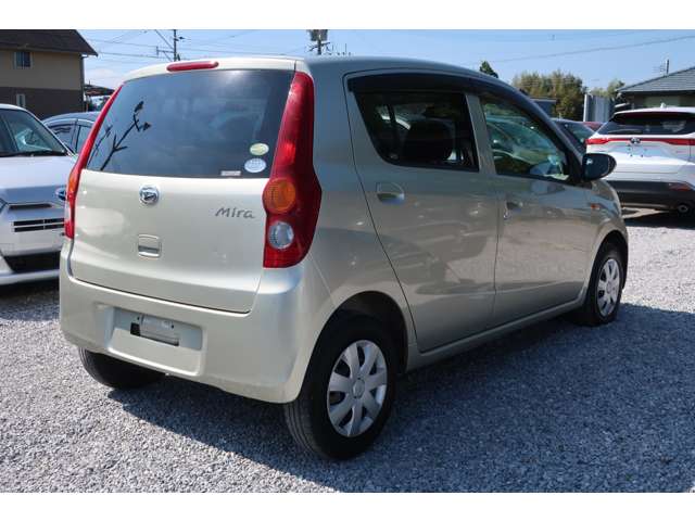 2011 Daihatsu Mira – thumbnail 2