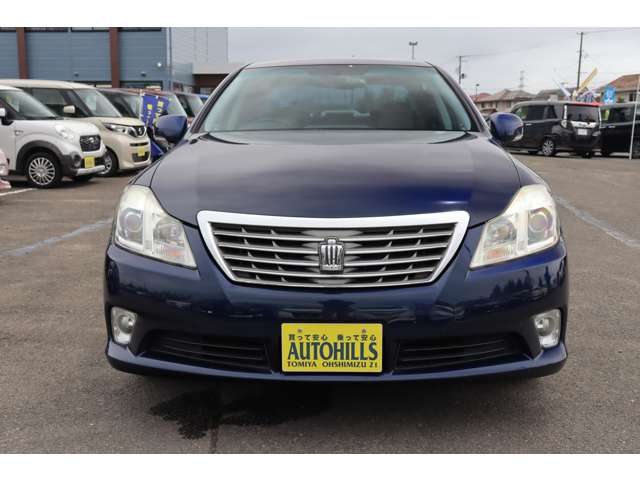 2011 Toyota Crown Royal – thumbnail 2