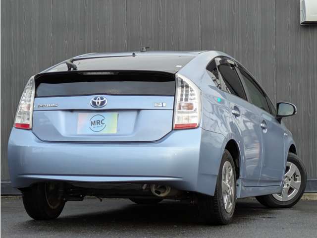 2011 Toyota Prius – thumbnail 2