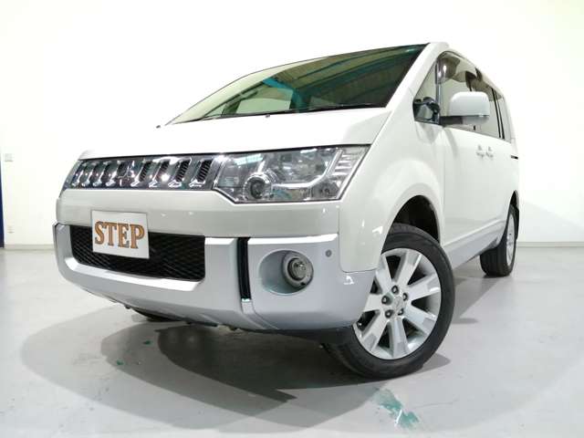 2010 Mitsubishi Delica D:5 – thumbnail 2