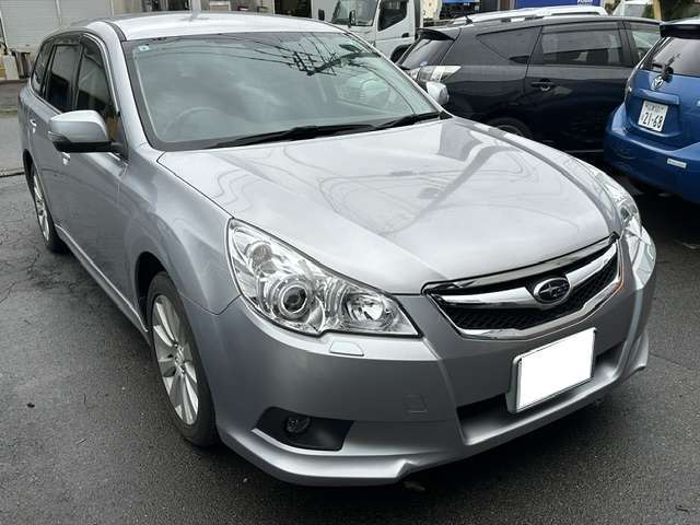 2011 Subaru Legacy Touring Wagon – thumbnail 2