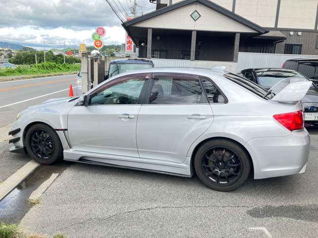 2010 Subaru Impreza STI – thumbnail 2