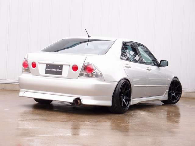 1999 Toyota Altezza – thumbnail 2