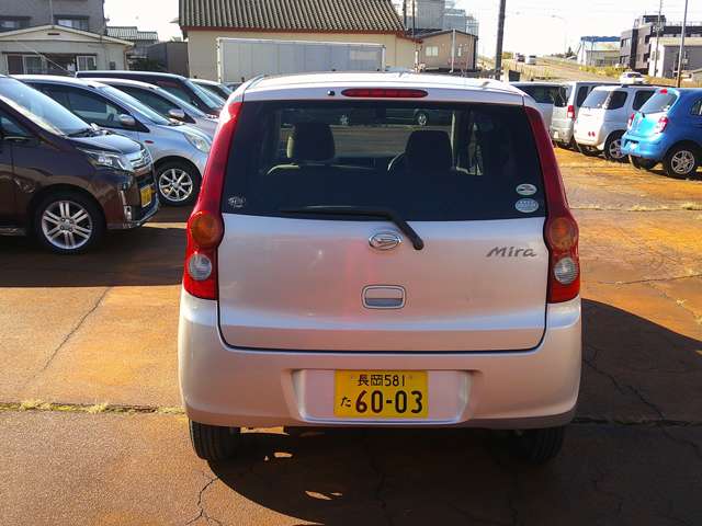 2009 Daihatsu Mira – thumbnail 4