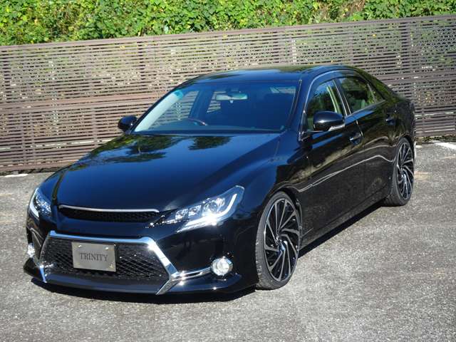 2011 Toyota Mark X – thumbnail 3