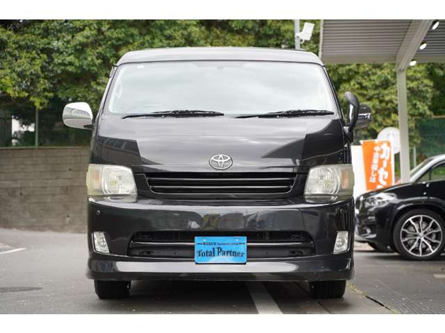 2008 Toyota Hiace – thumbnail 2
