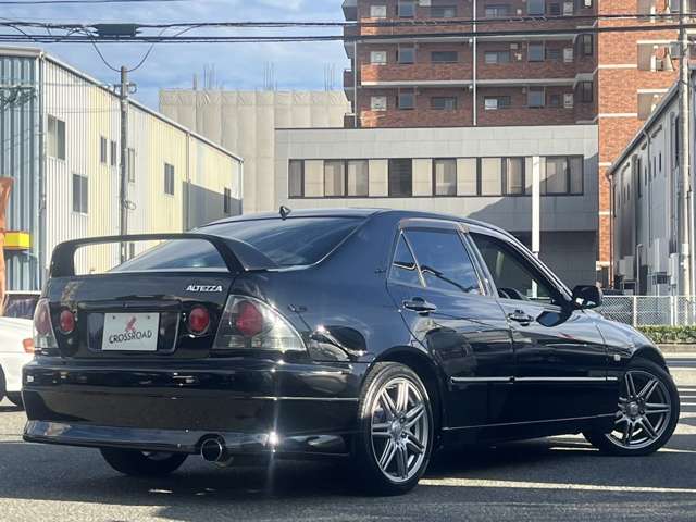 2003 Toyota Altezza – thumbnail 3