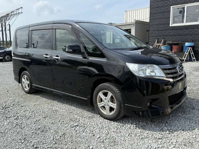 2011 Nissan Serena – thumbnail 3