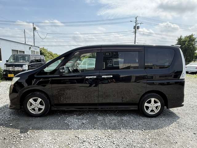 2011 Nissan Serena – thumbnail 4