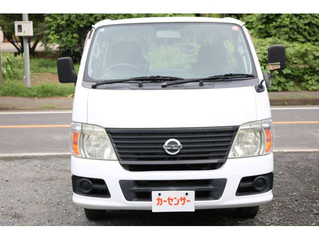 2009 Nissan Caravan – thumbnail 3
