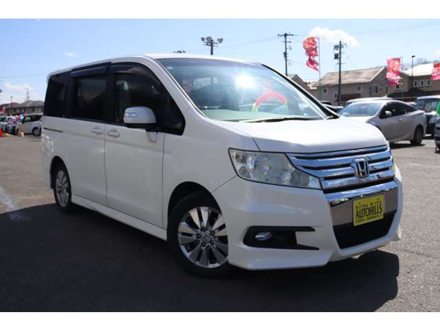 2011 Honda Stepwgn – thumbnail 4