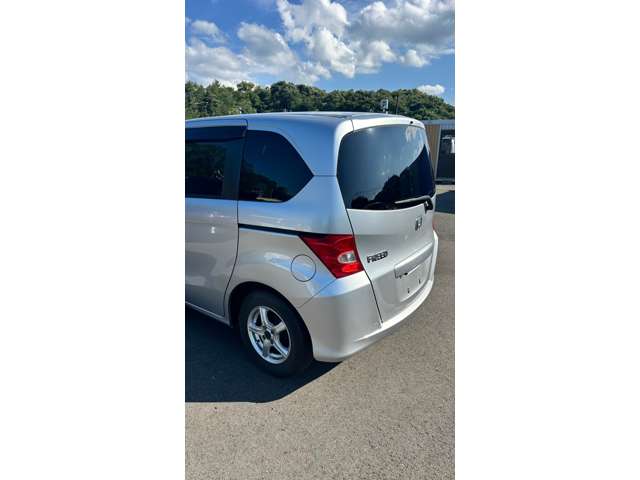 2011 Honda Freed – thumbnail 3