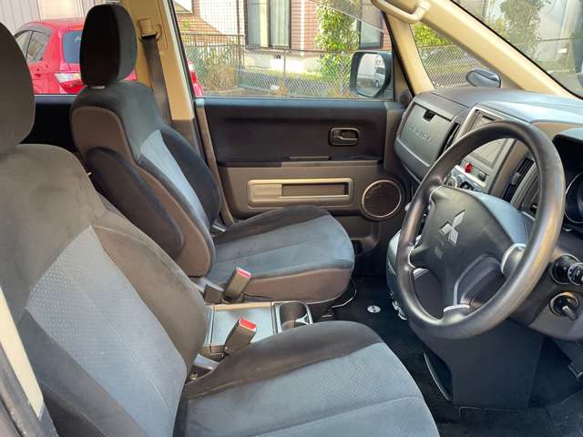 2011 Mitsubishi Delica D:5 – thumbnail 3