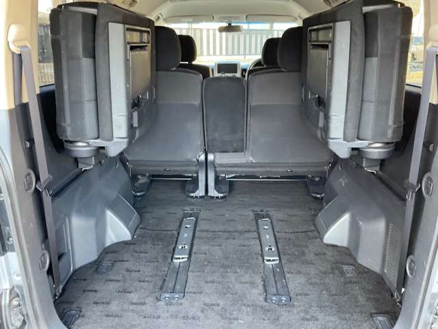 2011 Mitsubishi Delica D:5 – thumbnail 4