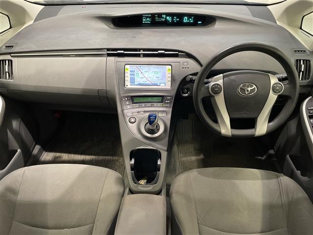 2011 Toyota Prius – thumbnail 4