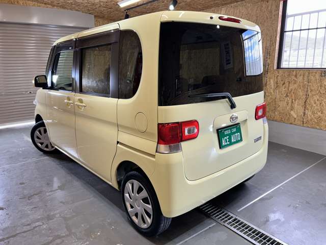 2011 Daihatsu Tanto – thumbnail 2