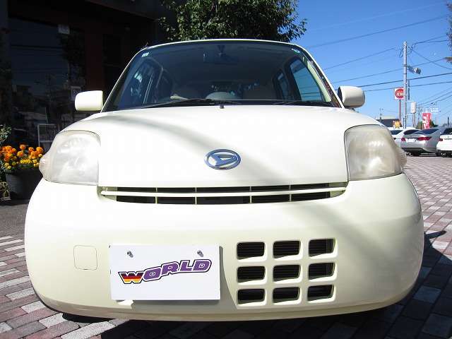 2009 Daihatsu Esse – thumbnail 2