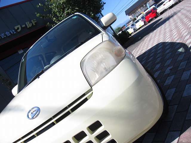 2009 Daihatsu Esse – thumbnail 4
