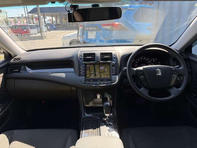2009 Toyota Crown Athlete – thumbnail 2