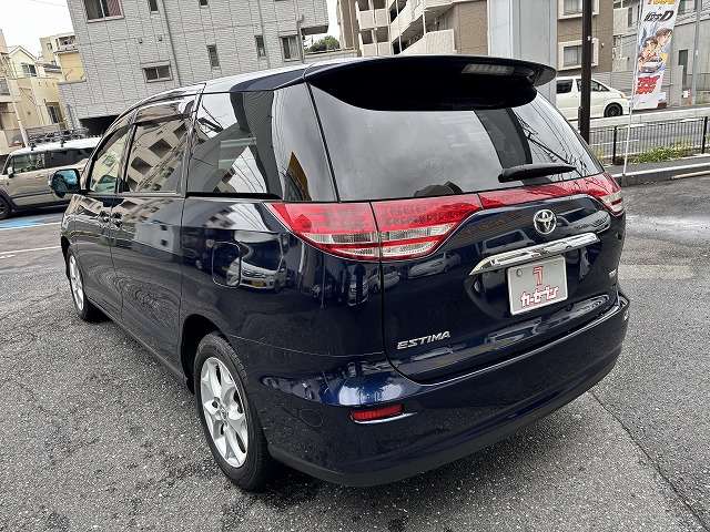 2006 Toyota Estima – thumbnail 2