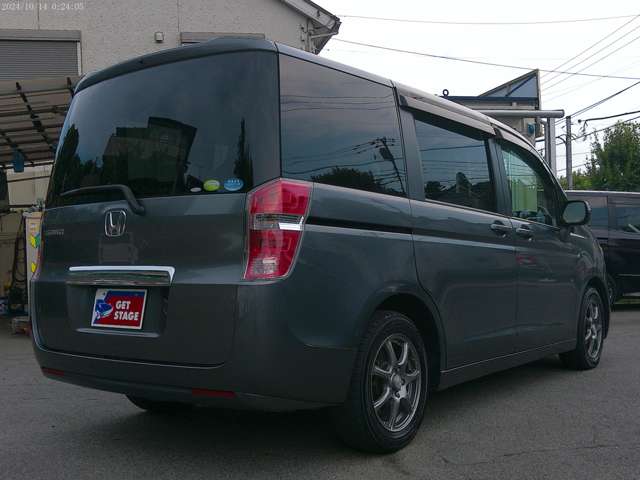 2011 Honda Stepwgn – thumbnail 2