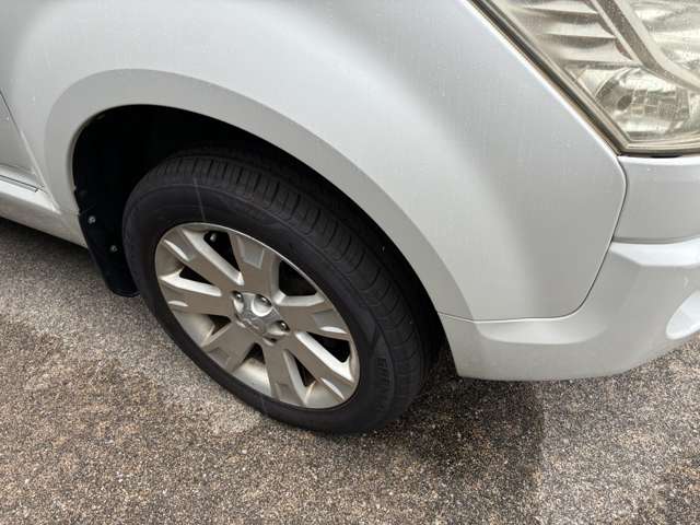 2010 Mitsubishi Delica D:5 – thumbnail 4