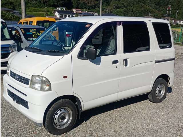 2004 Daihatsu Hijet Cargo – thumbnail 2