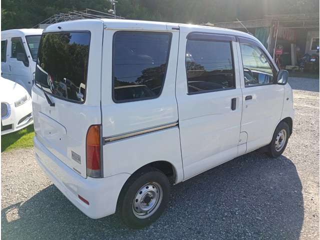 2004 Daihatsu Hijet Cargo – thumbnail 4