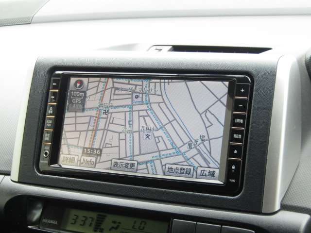 2009 Toyota Wish – thumbnail 3
