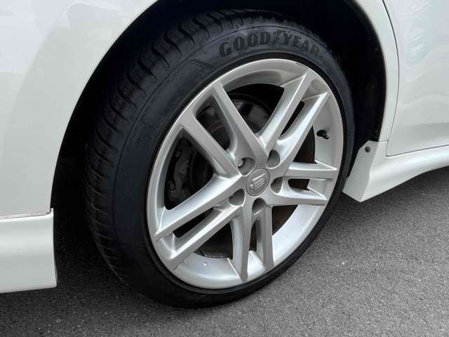 2011 Toyota Crown Athlete – thumbnail 4