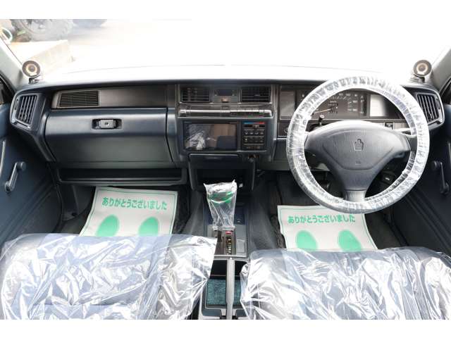 1992 Toyota Crown Van – thumbnail 3