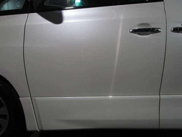 2011 Toyota Vellfire – thumbnail 3