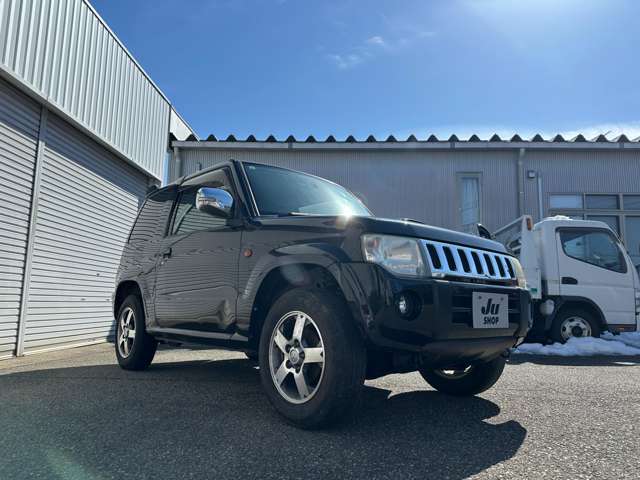 2011 Mitsubishi Pajero Mini – thumbnail 3