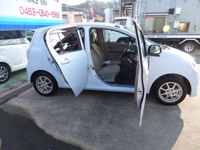 2011 Daihatsu Mira e:S – thumbnail 3