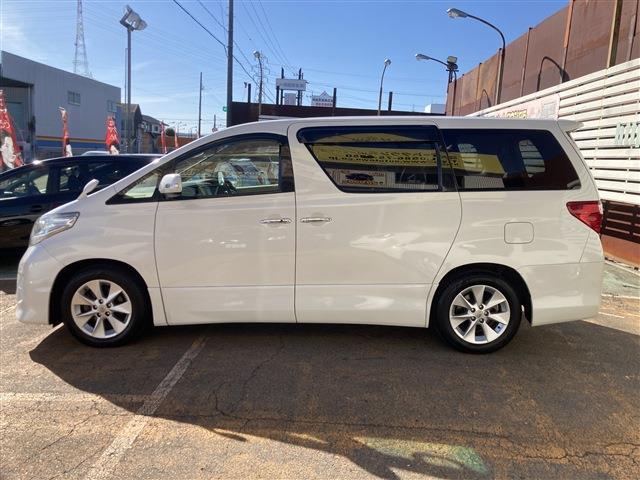 2010 Toyota Alphard – thumbnail 3
