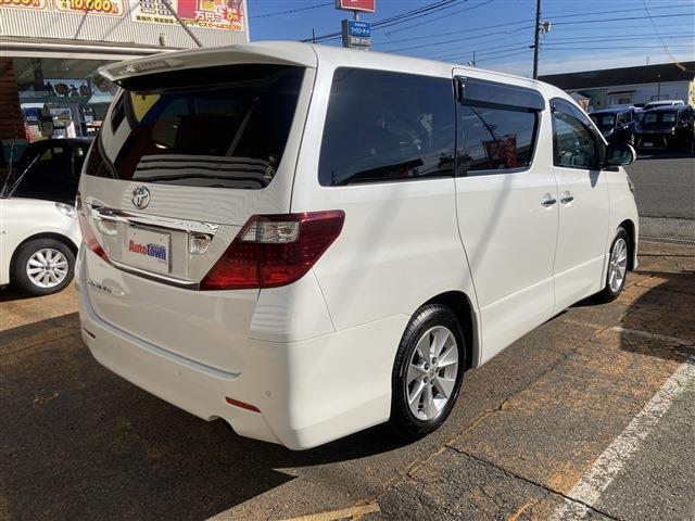 2010 Toyota Alphard – thumbnail 4