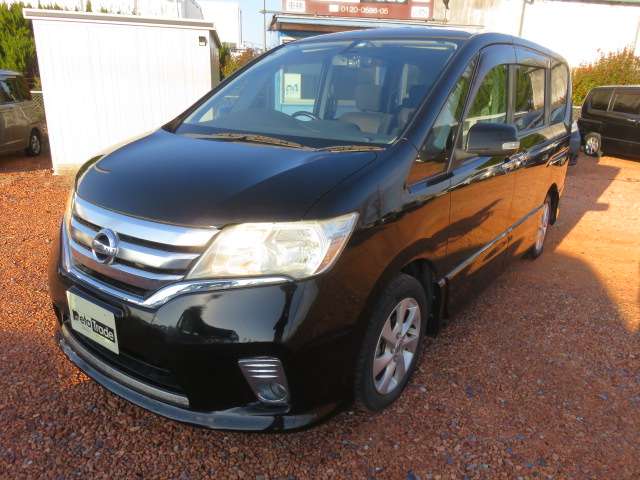 2011 Nissan Serena – thumbnail 3