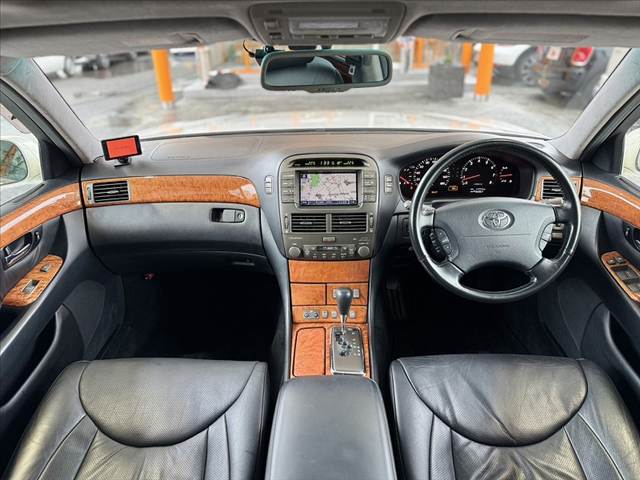 2001 Toyota Celsior – thumbnail 2