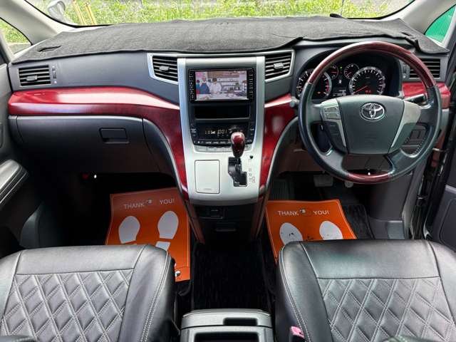 2009 Toyota Alphard – thumbnail 4