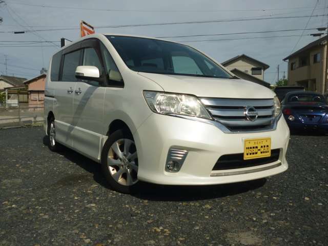 2011 Nissan Serena – thumbnail 3