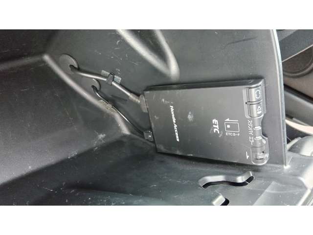 2011 Honda Fit Hybrid – thumbnail 3