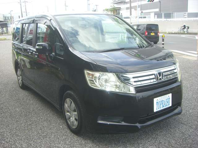 2011 Honda Stepwgn – thumbnail 4